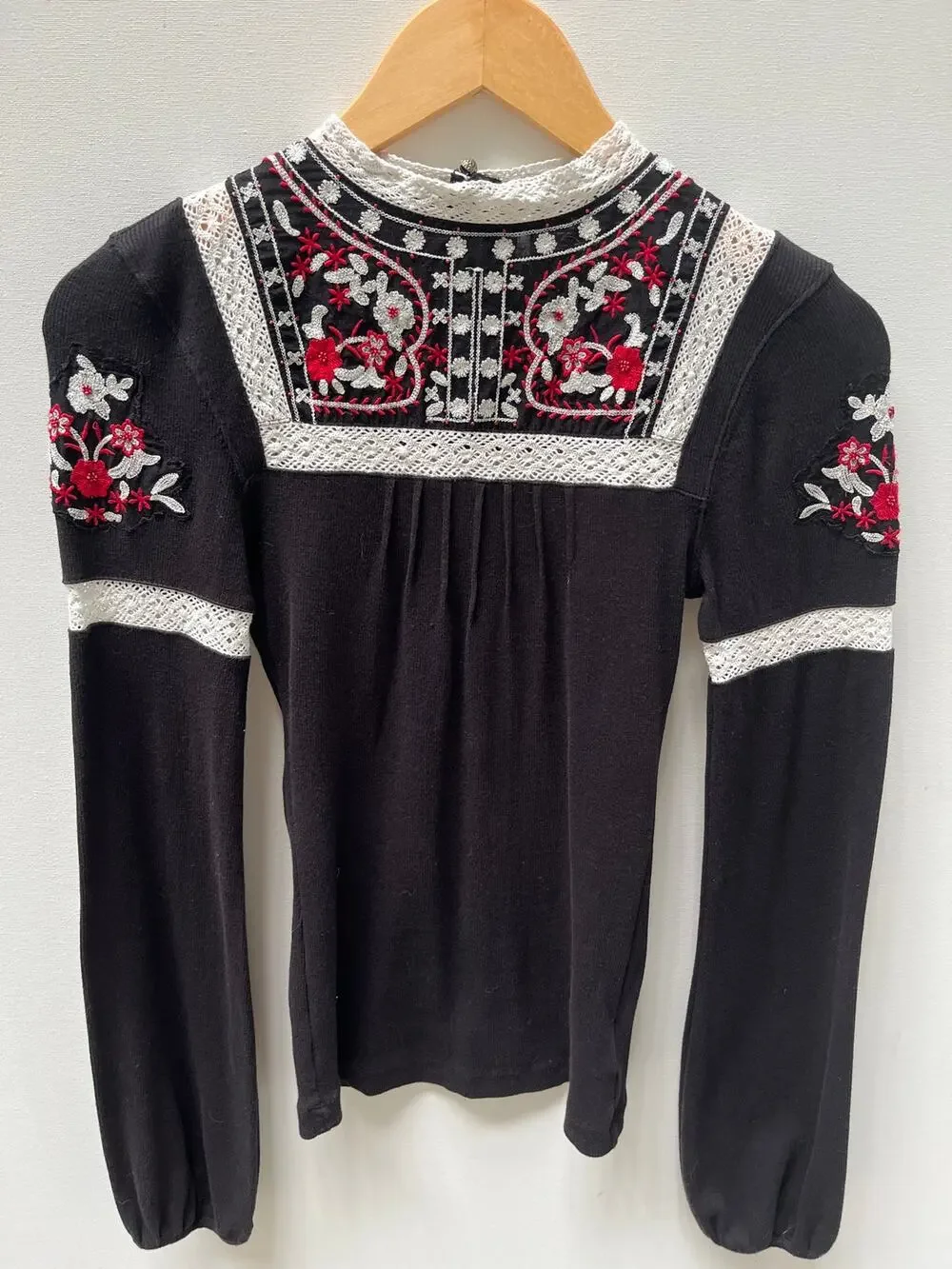 FREE PEOPLE cozy on up top size S